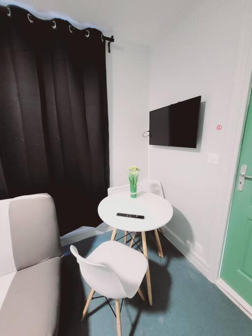 Studio Fonctionnel Proche Gare Pierrefitte Stains "Appart 2" Exterior foto